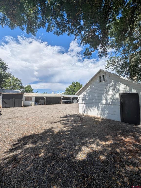 19643 H Road Property Photo 5