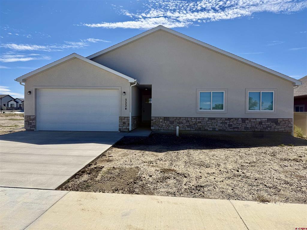 3334 Pinewood Street Property Photo 1