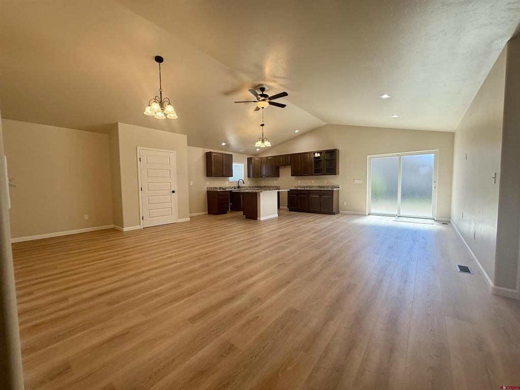 3334 Pinewood Street Property Photo 3