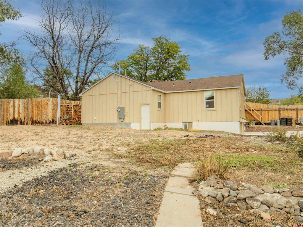 22021 October Road Property Photo 4