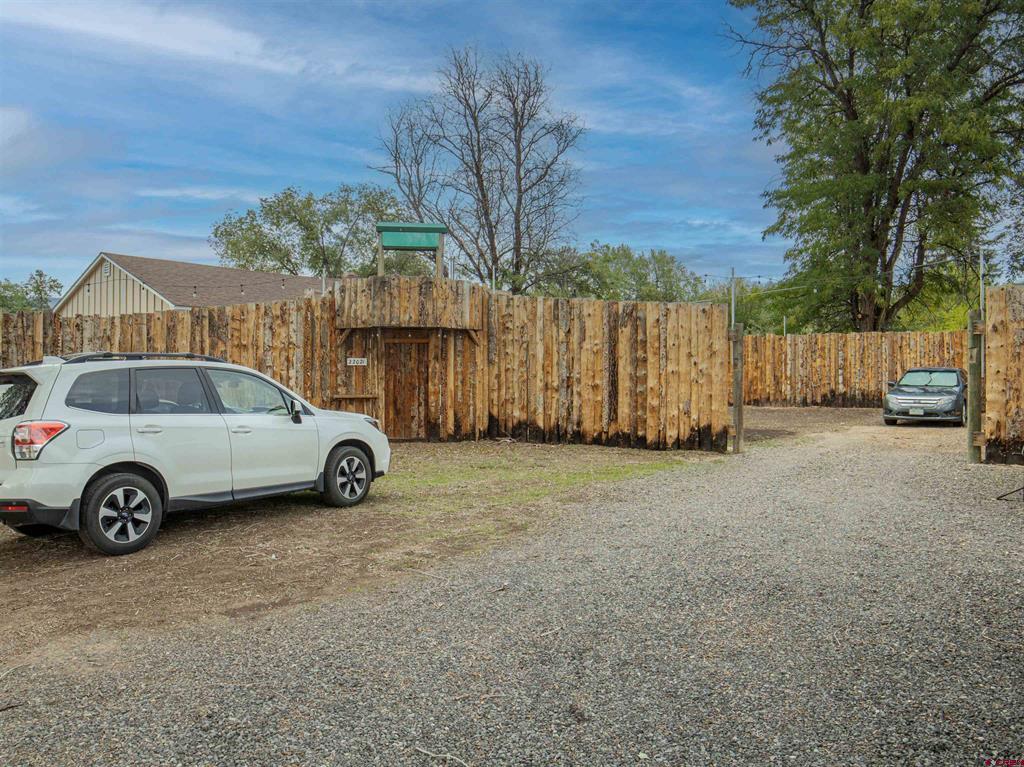 22021 October Road Property Photo 9