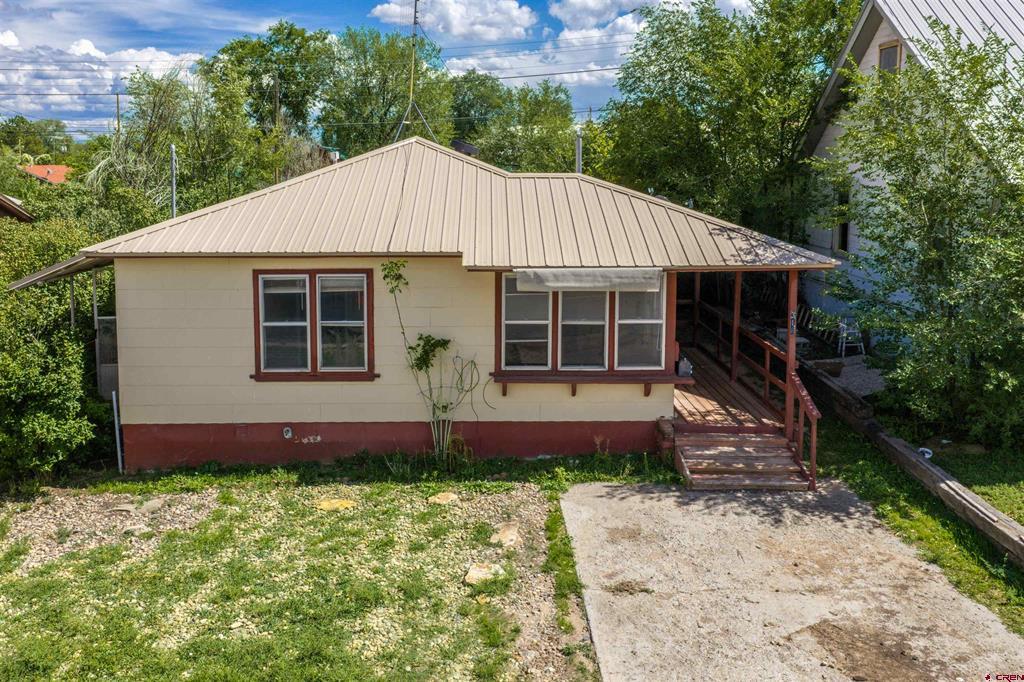 318 N Linden Street Property Photo 1