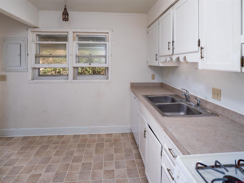 318 N Linden Street Property Photo 6