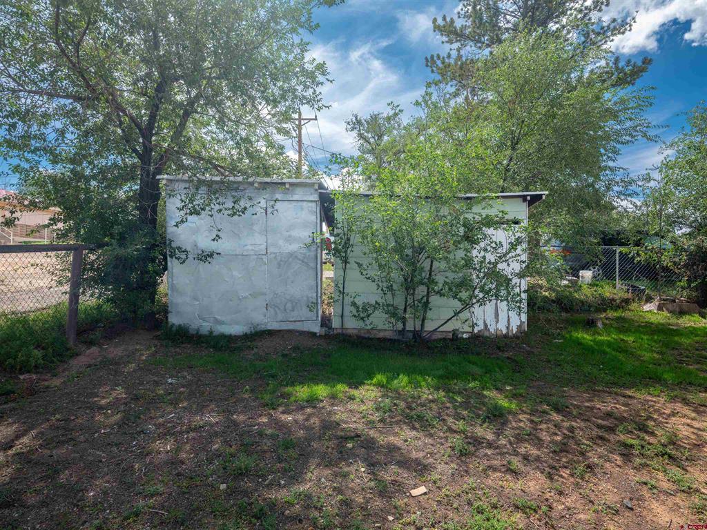 318 N Linden Street Property Photo 20