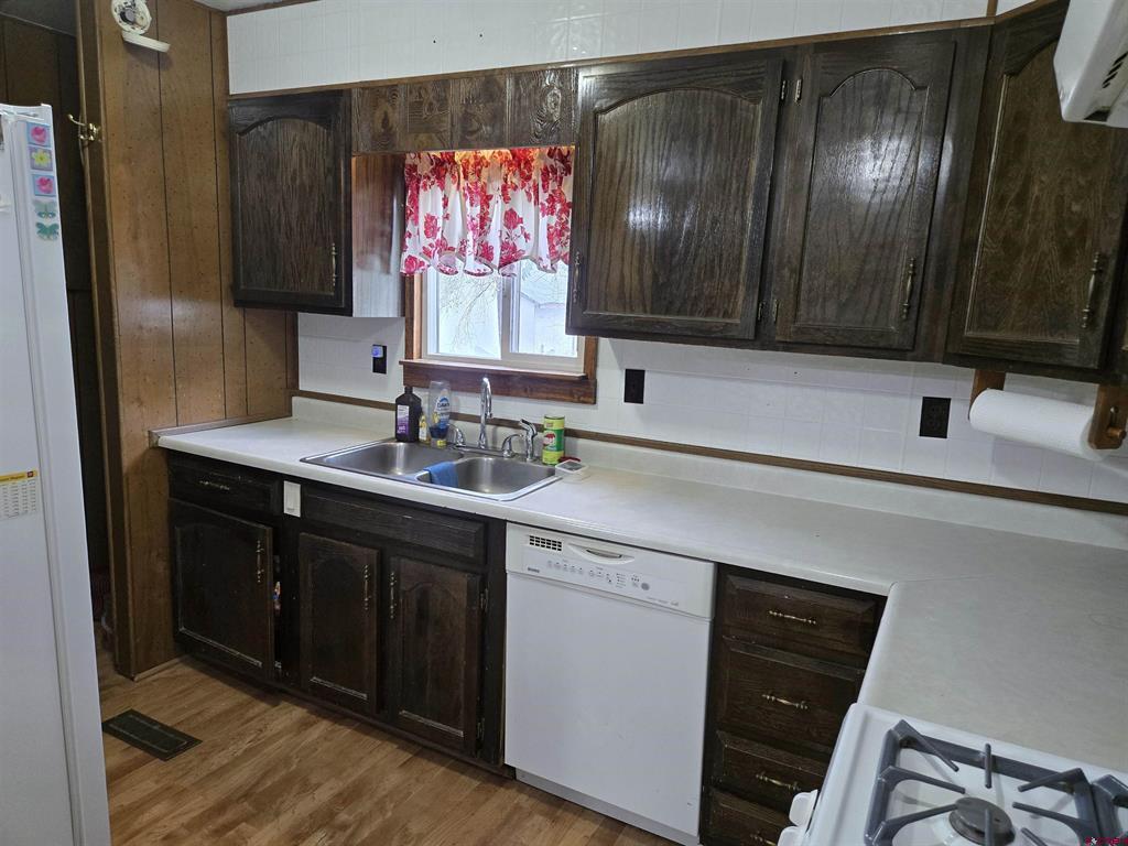 445 N Pine Street Property Photo 3