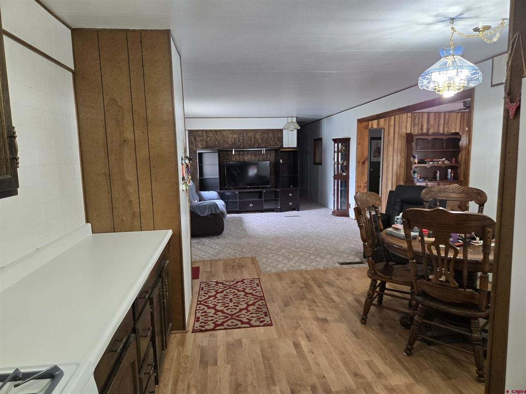 445 N Pine Street Property Photo 4