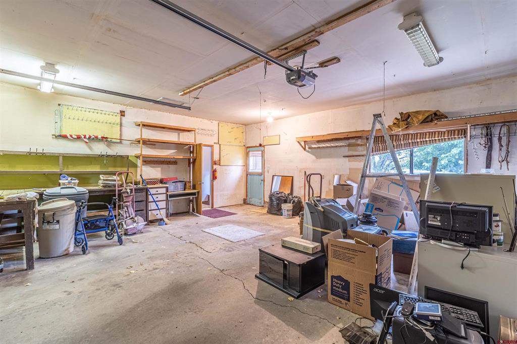 437 Parkland Drive Property Photo 3
