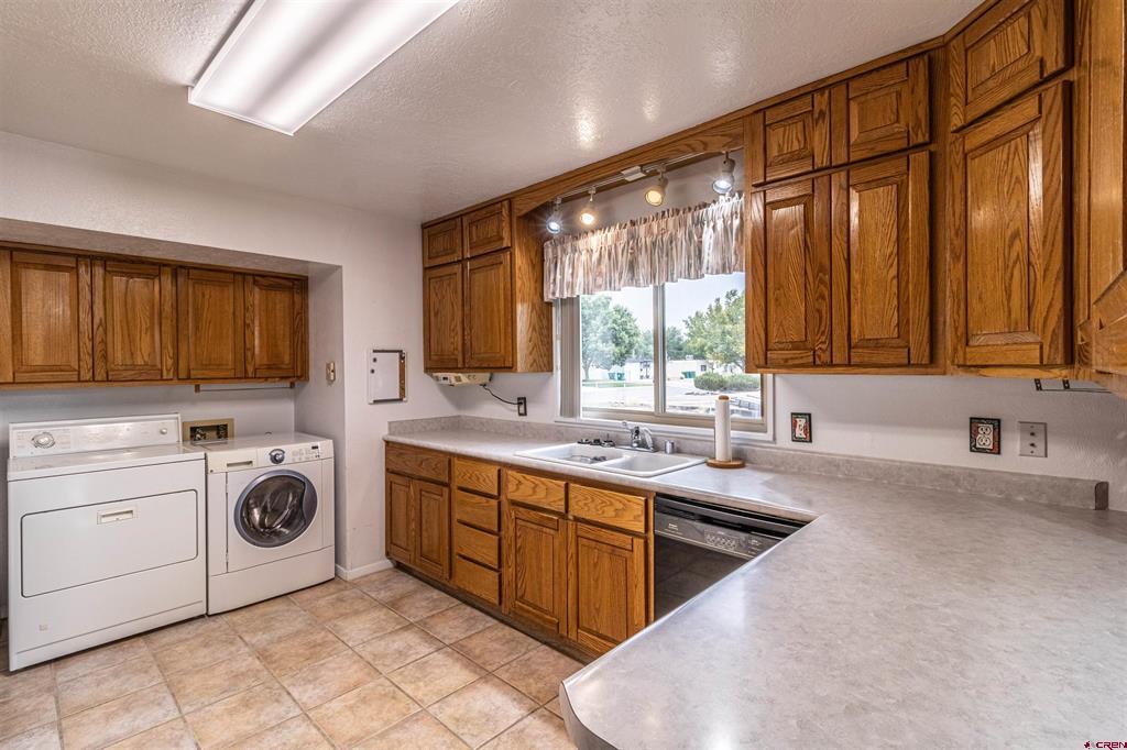 437 Parkland Drive Property Photo 16