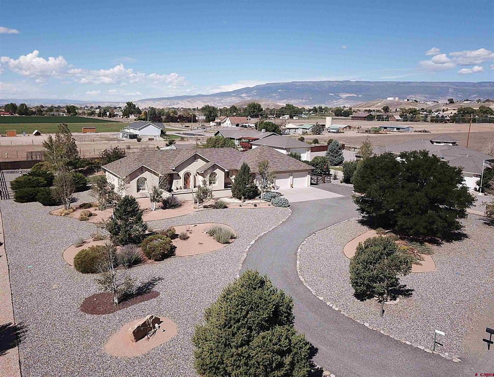 8705 Saddle Ridge Road Property Photo 2