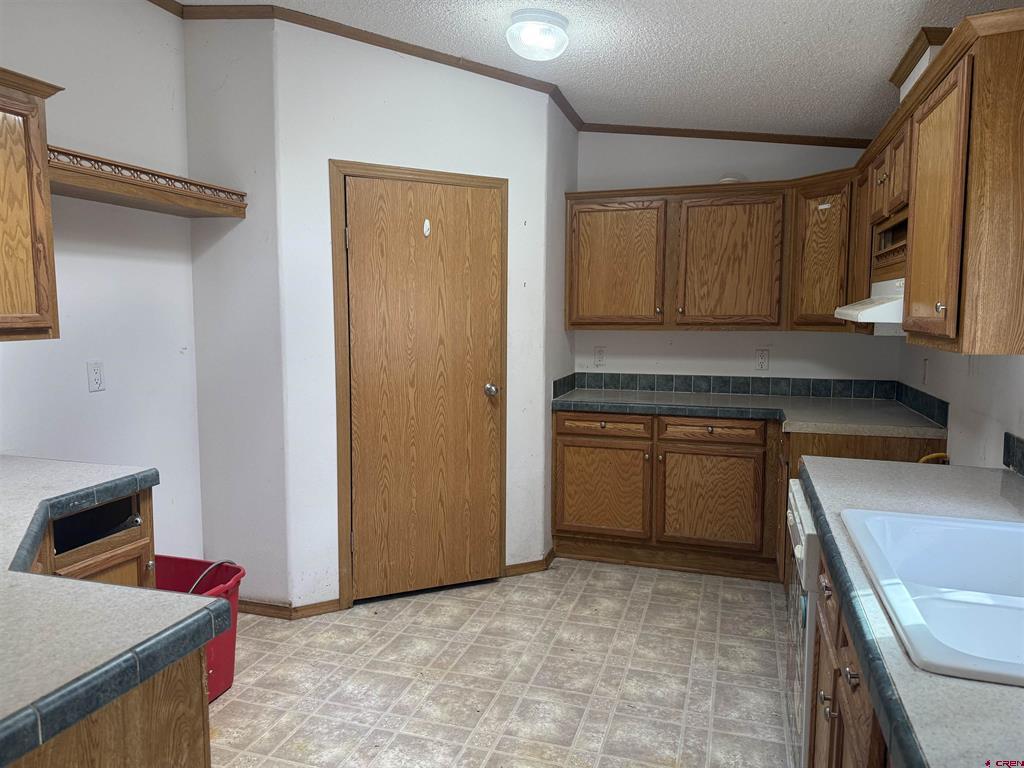 107 E Sunset Drive Property Photo 4