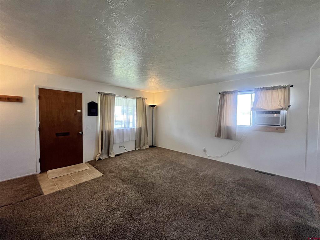 202 S Park St Property Photo 7