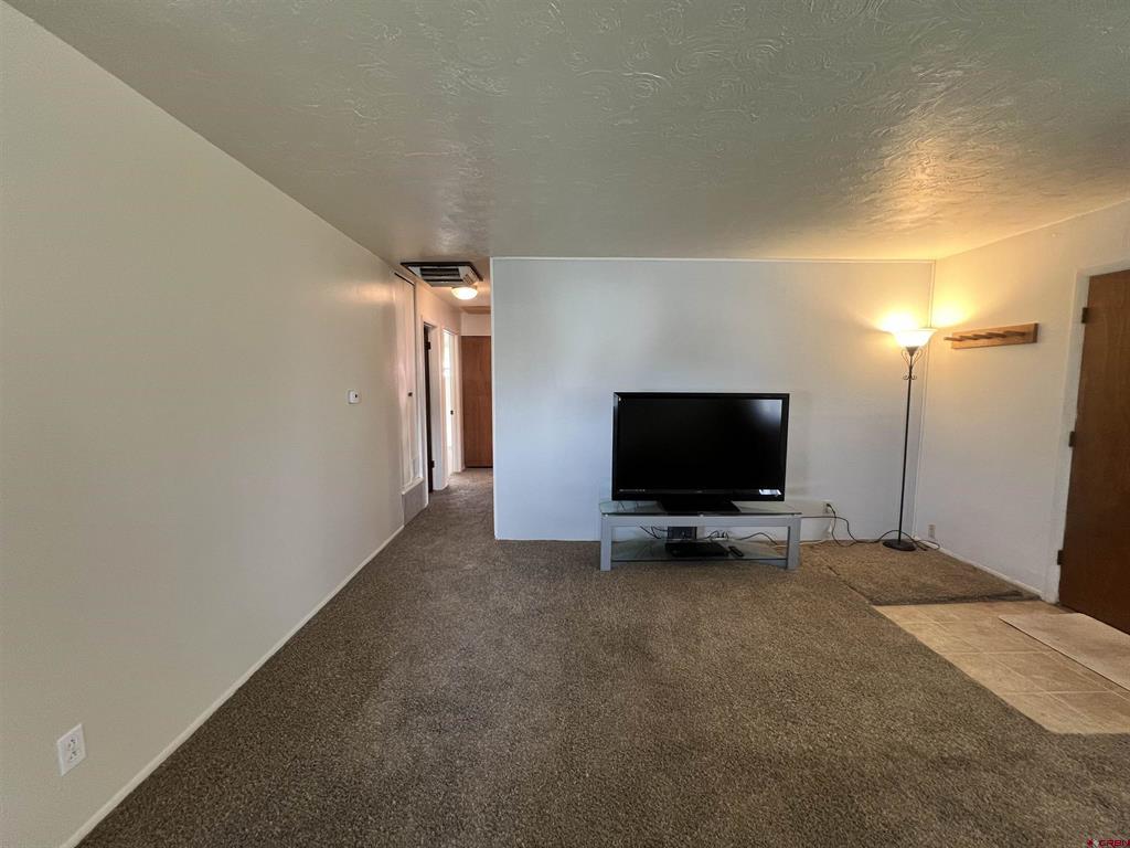 202 S Park St Property Photo 9
