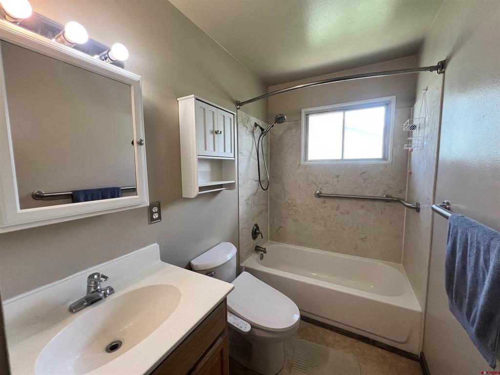 202 S Park St Property Photo 15