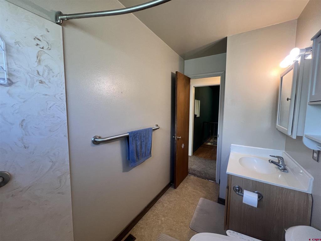 202 S Park St Property Photo 16
