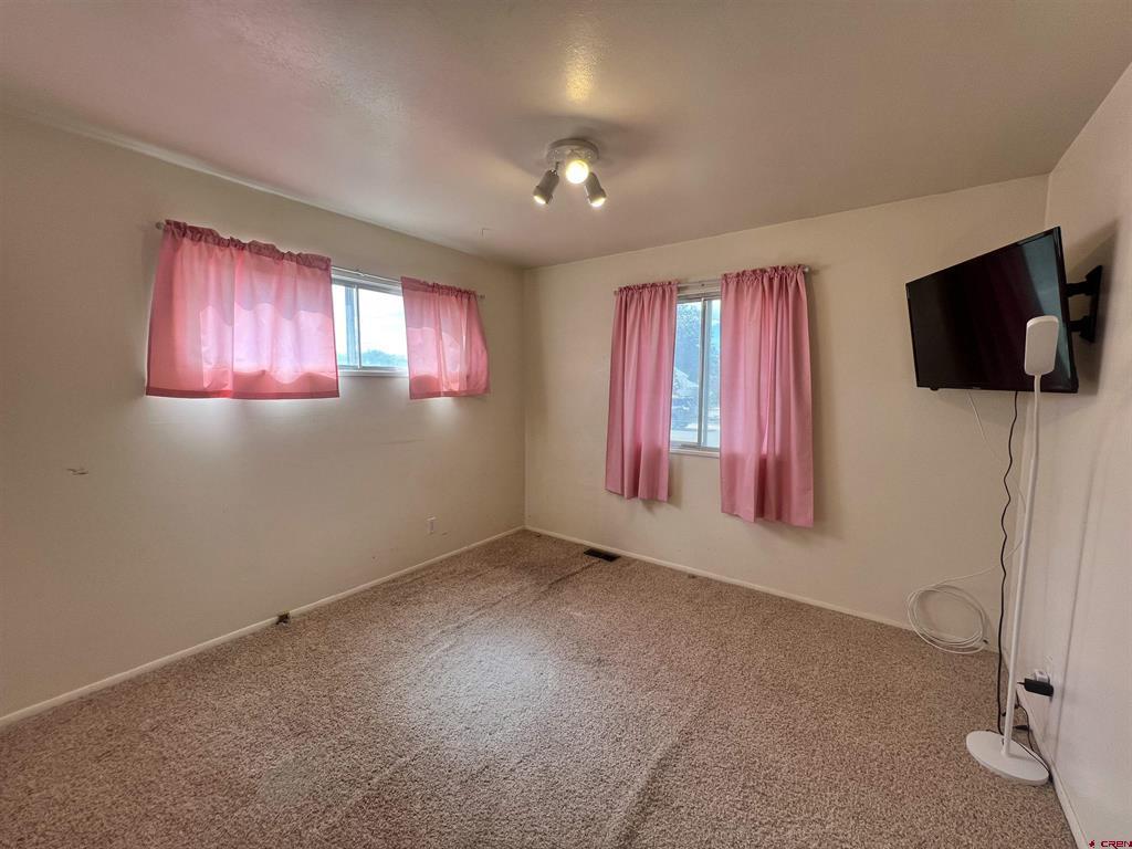 202 S Park St Property Photo 17