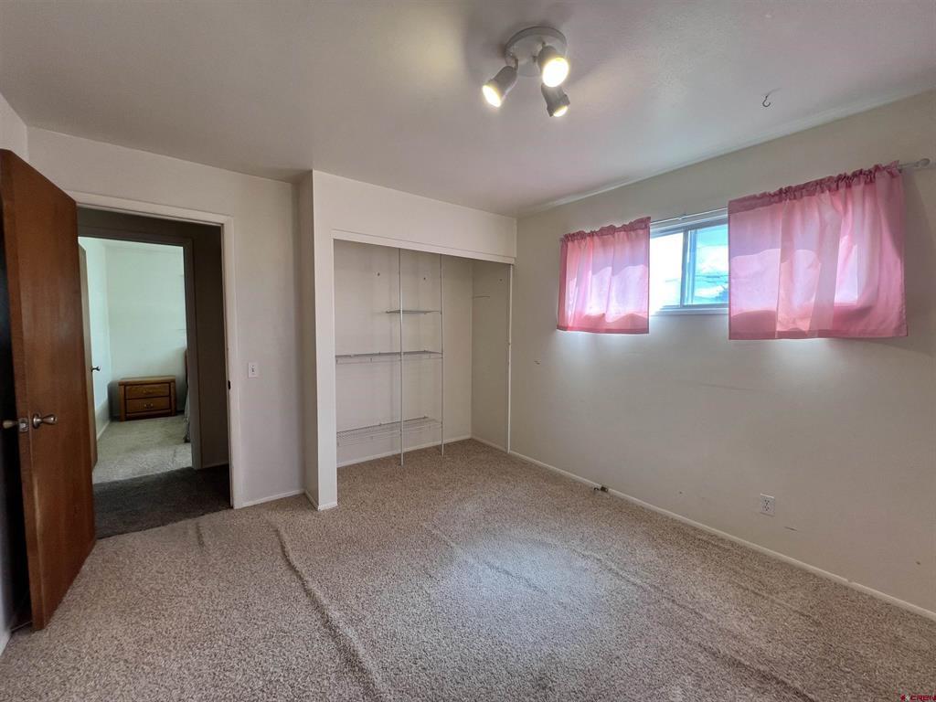 202 S Park St Property Photo 18