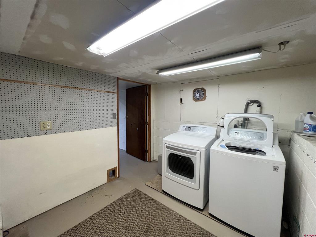 202 S Park St Property Photo 23
