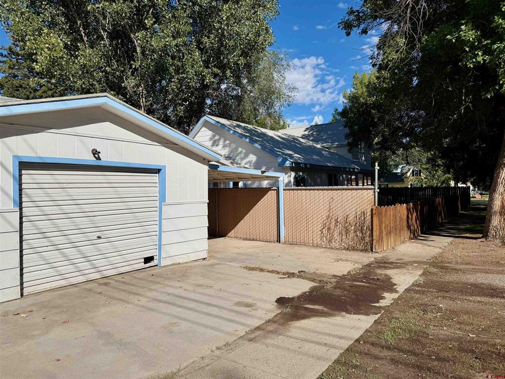 320 S 6th Street Property Photo 3