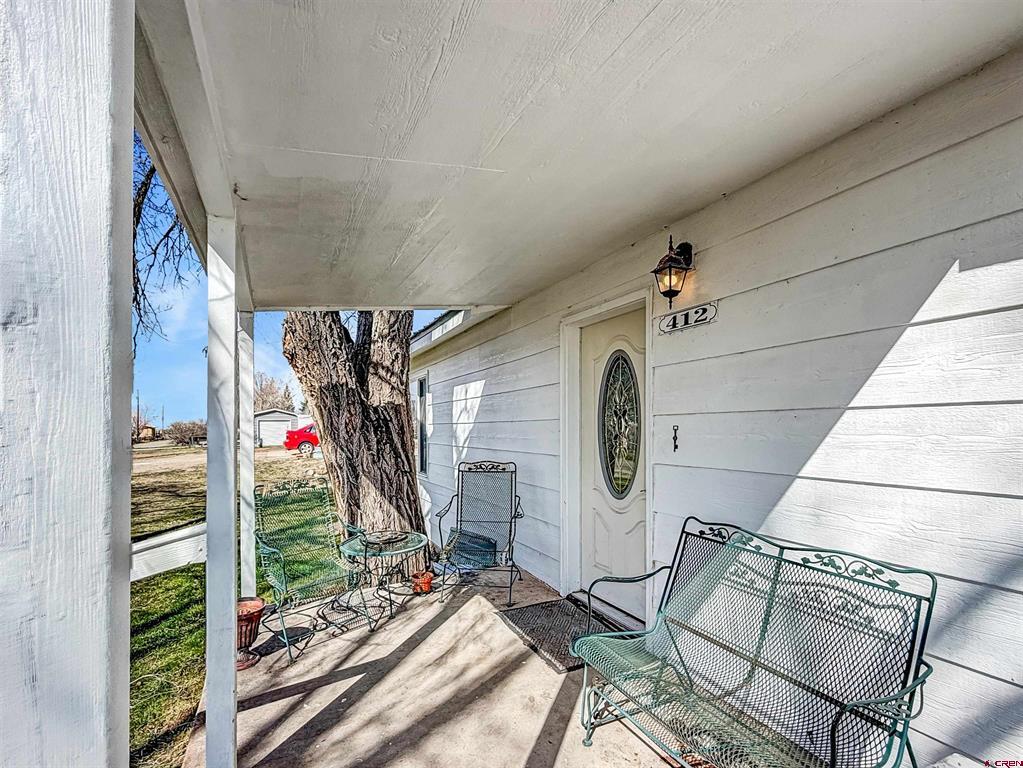 412 W 1st Street Property Photo 40
