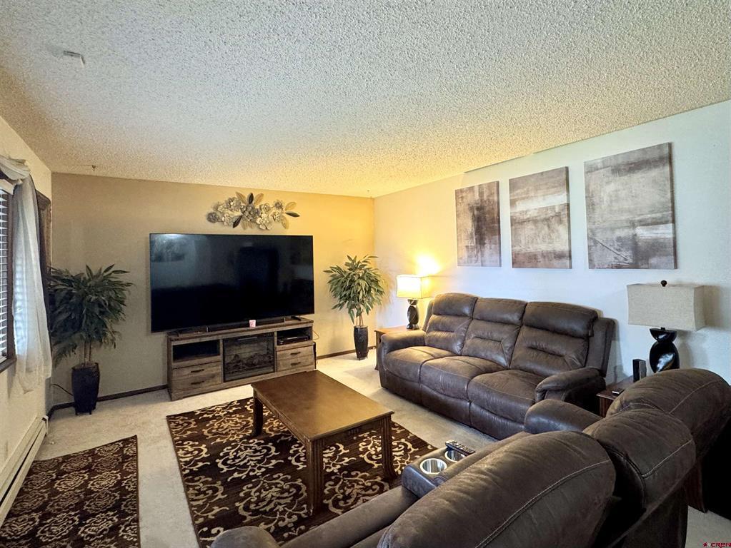 598 Pine Street Property Photo 5
