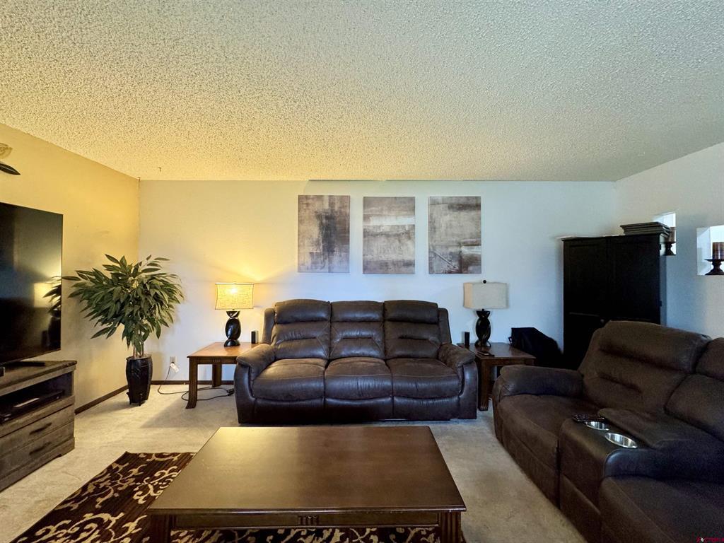 598 Pine Street Property Photo 6
