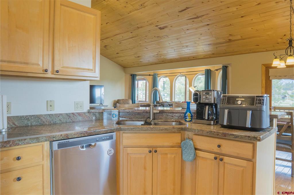 152 Saturn Drive Property Photo 11