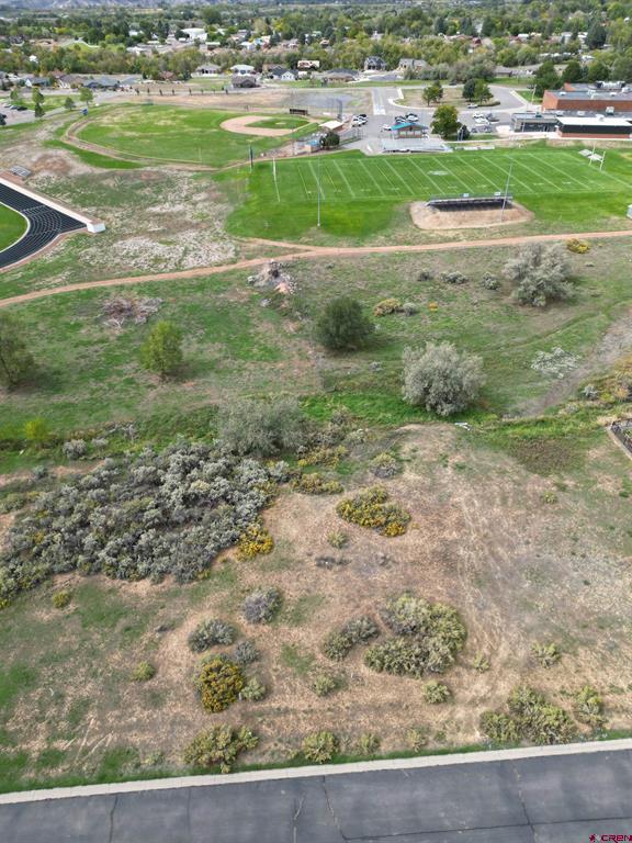 730 Se Pinyon Street Property Photo 4