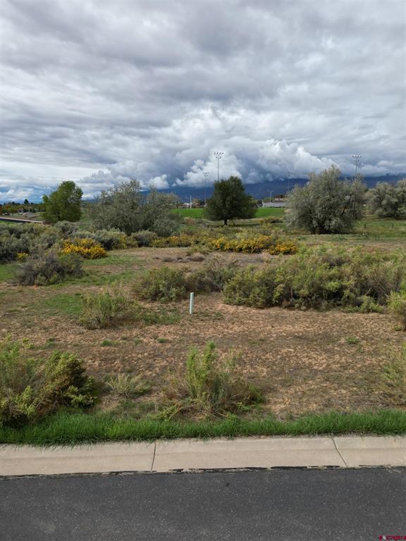 730 Se Pinyon Street Property Photo 5
