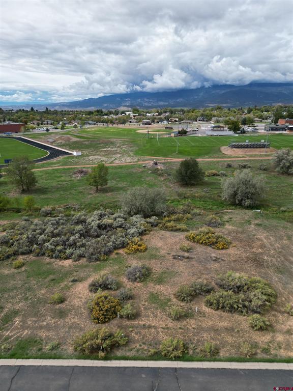 730 Se Pinyon Street Property Photo 6
