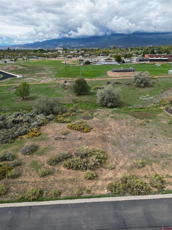 730 Se Pinyon Street Property Photo 12