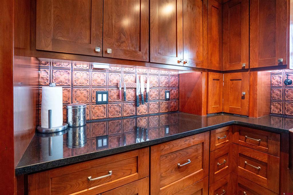 94 Pioneer Place Property Photo 7