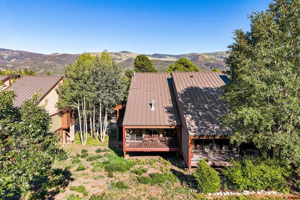 365 S Tamarron Drive Property Photo 3