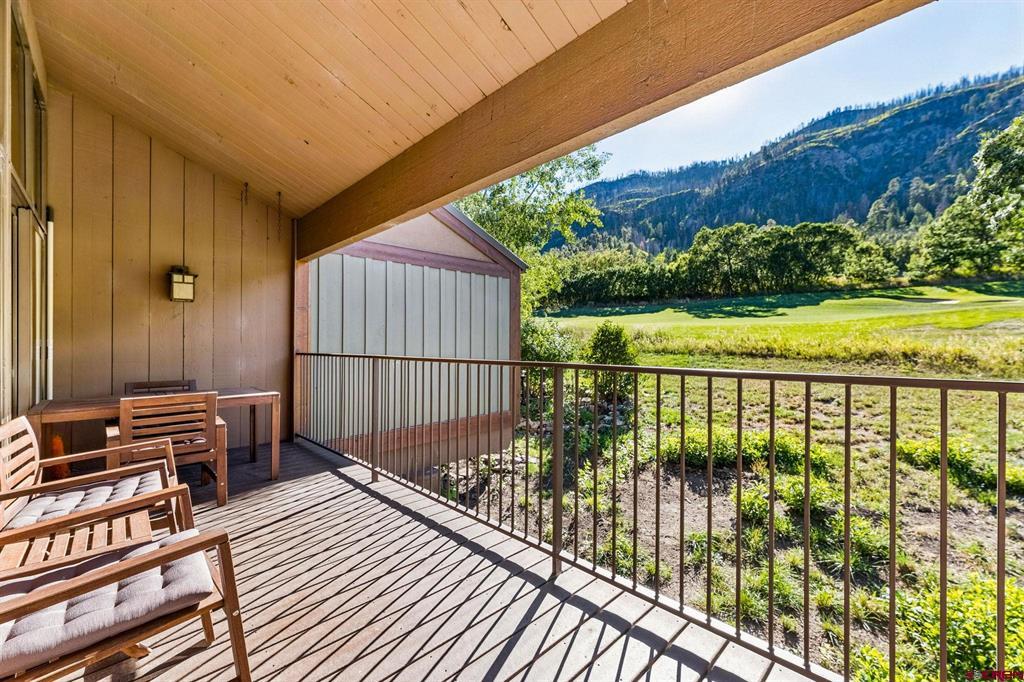 365 S Tamarron Drive Property Photo 4