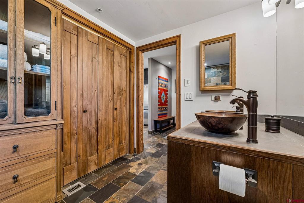 365 S Tamarron Drive Property Photo 24
