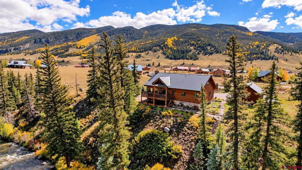 215 Aspen Drive Property Photo 1