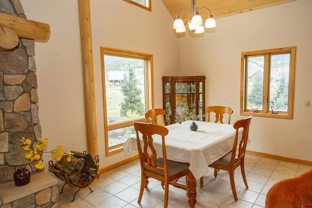 215 Aspen Drive Property Photo 5