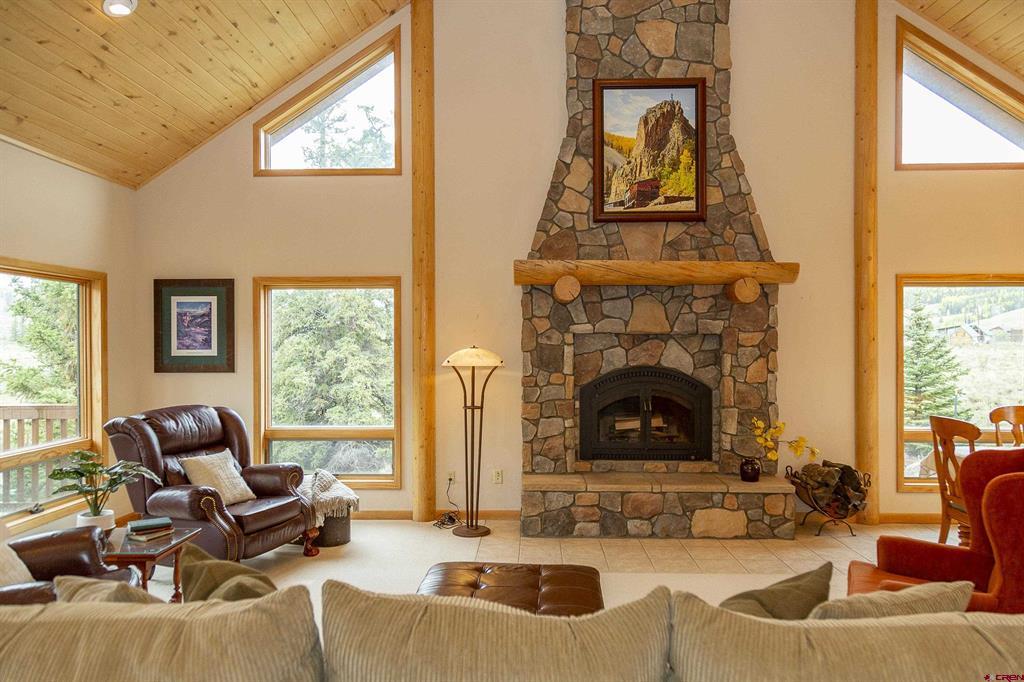 215 Aspen Drive Property Photo 7