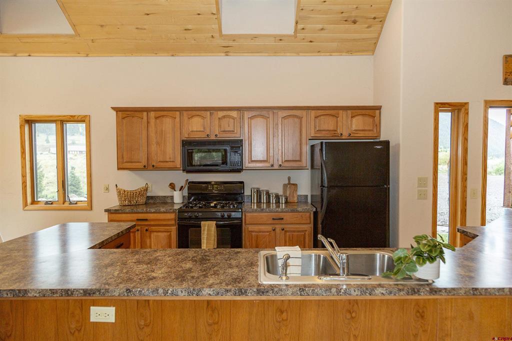 215 Aspen Drive Property Photo 10