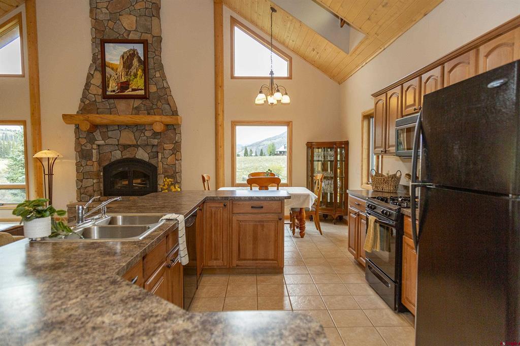215 Aspen Drive Property Photo 13