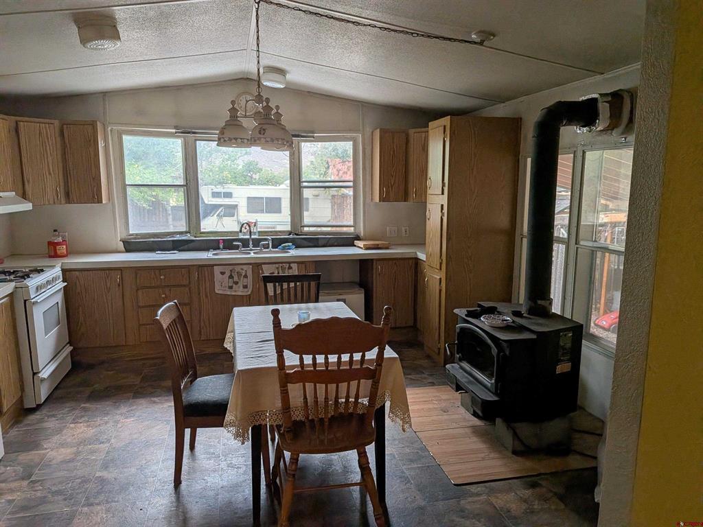 440 Denver Avenue Property Photo 4