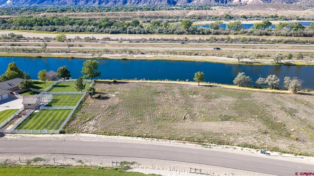 2061 Blue Water Drive Property Photo 1
