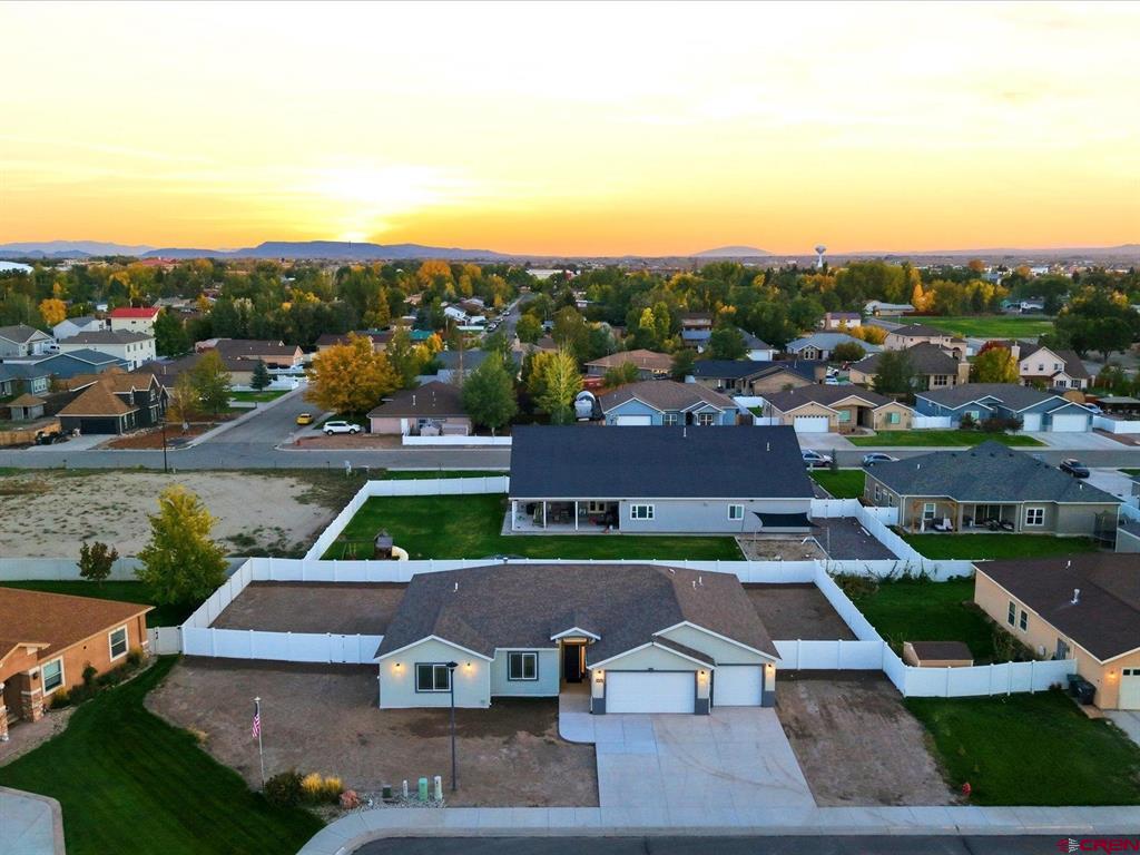 1112 Riverbend Court Property Photo 4