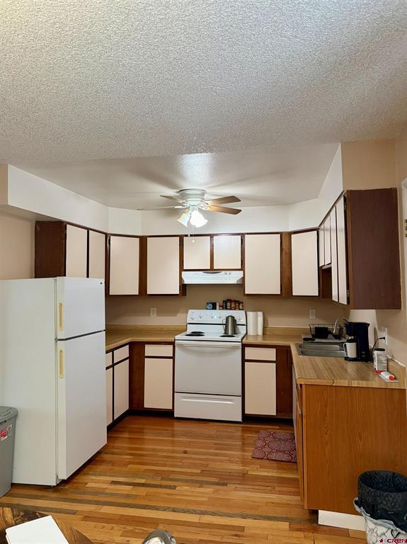 740 N Cascade Avenue Property Photo 2