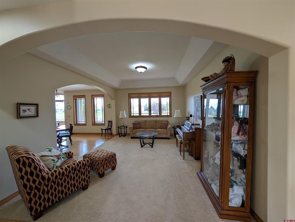 434 Cobble Creek Drive Property Photo 4