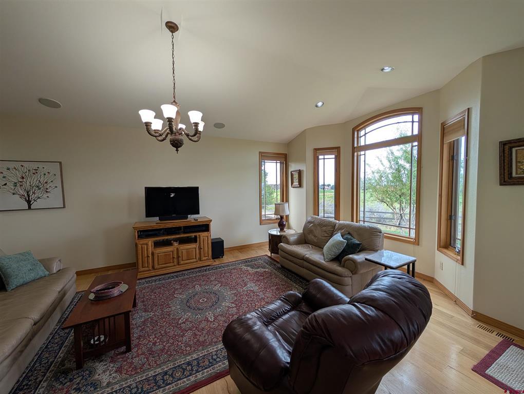 434 Cobble Creek Drive Property Photo 10