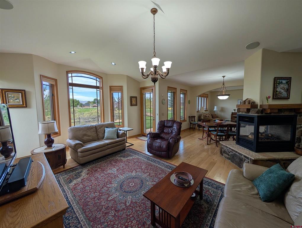 434 Cobble Creek Drive Property Photo 11