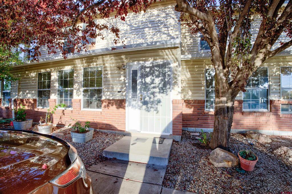 520 W 6th Street Property Photo 1