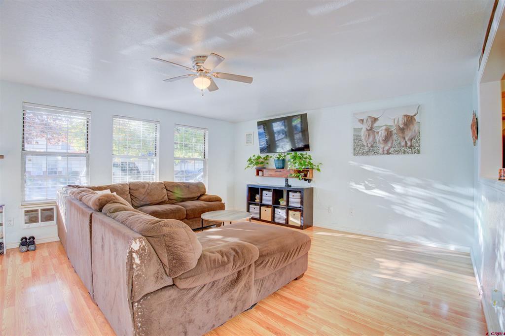 520 W 6th Street Property Photo 4