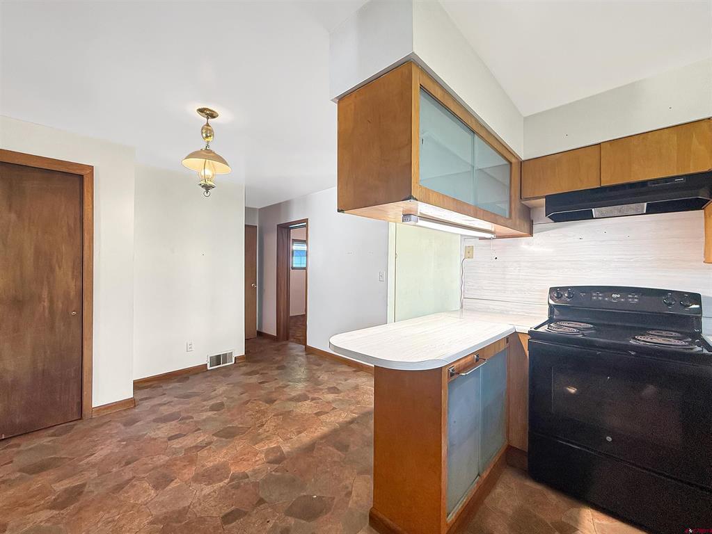 917 Grand Street Property Photo 4