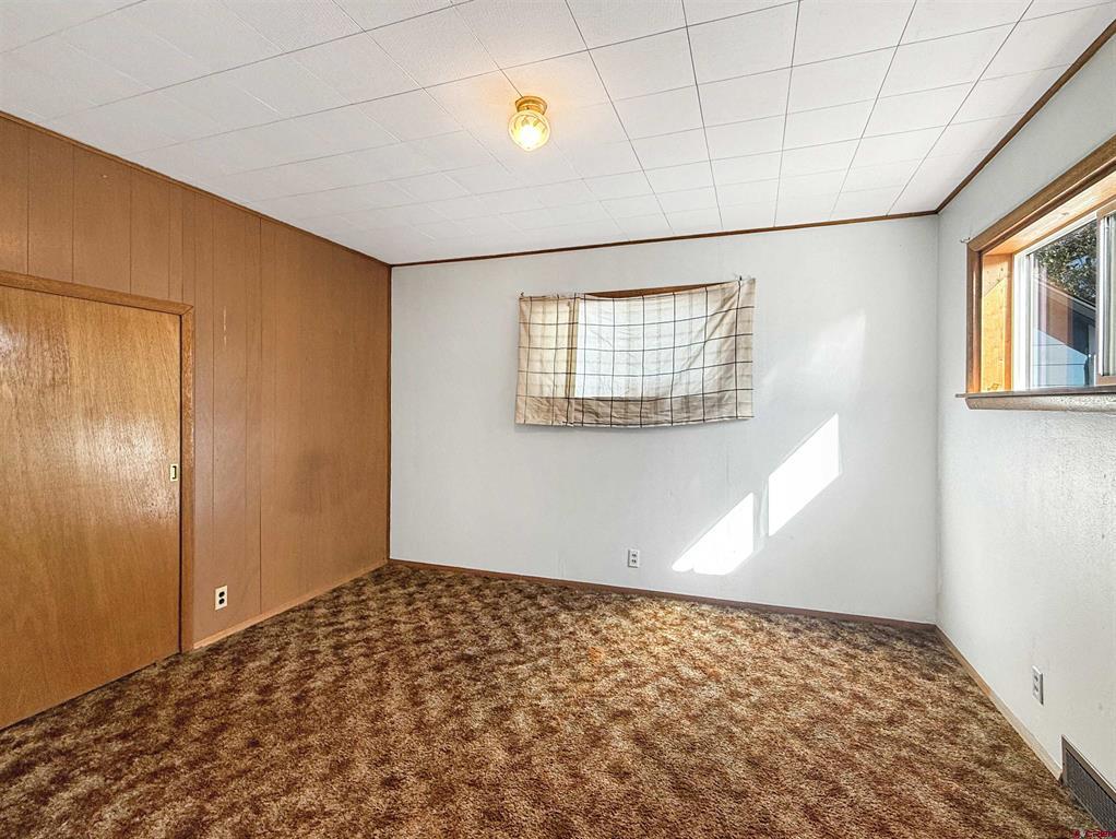 917 Grand Street Property Photo 7